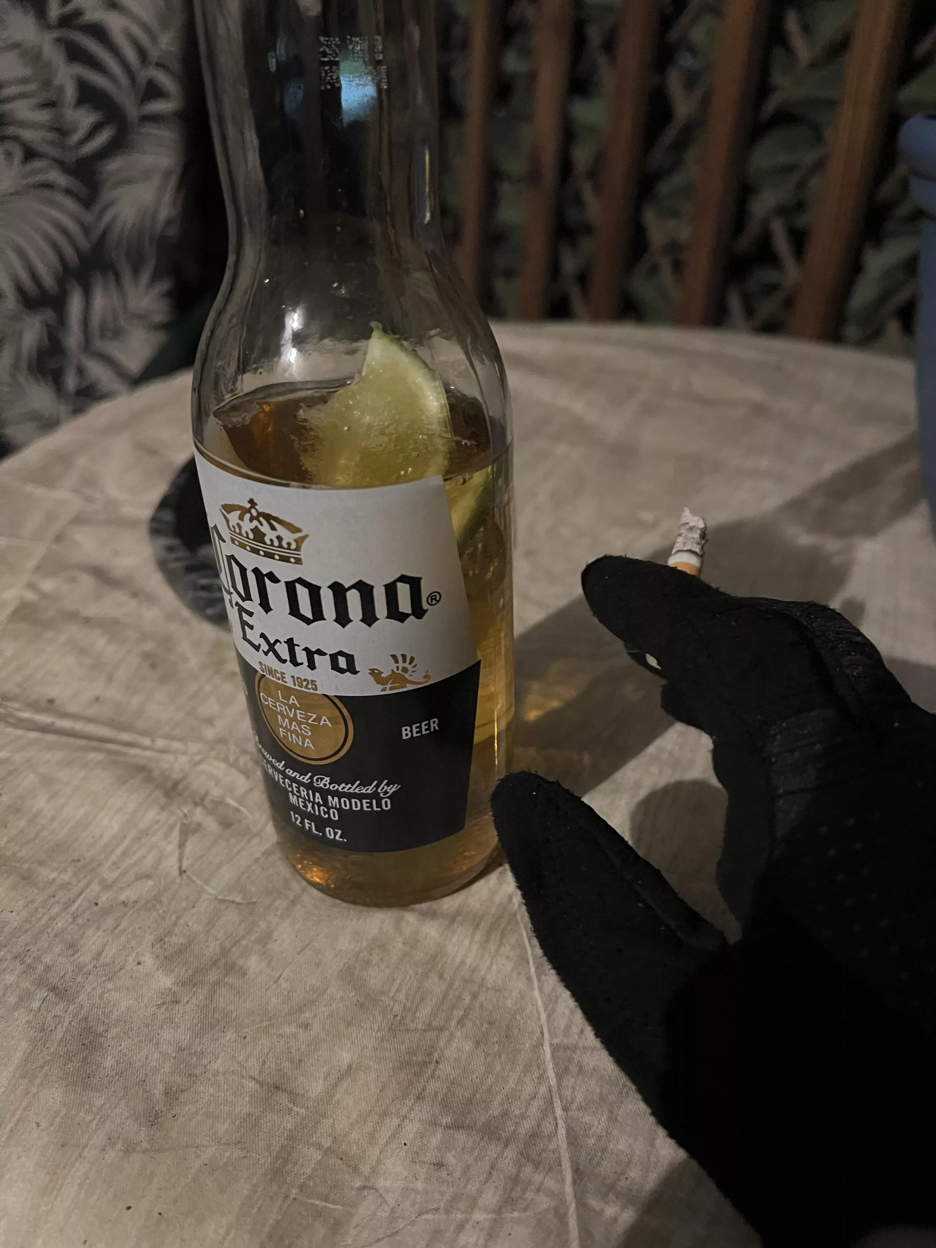 Marlboro Red (feat. Corona w/ a slice of lime)