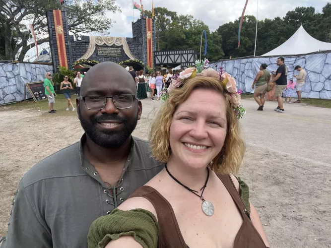 M,F looking for cool people to chill with when we go Dec 26-30