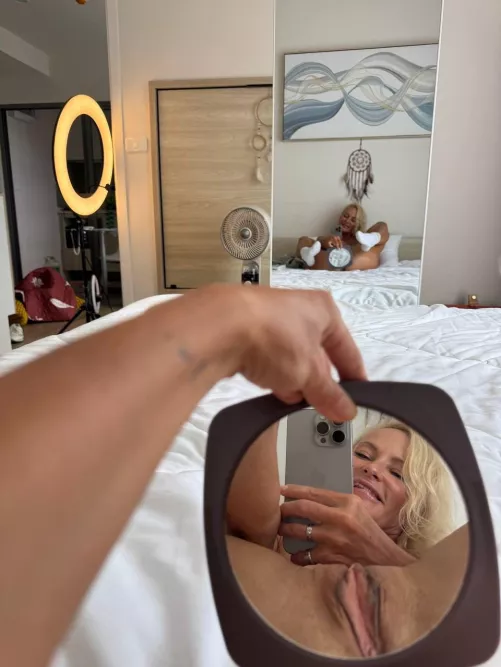 Milf's pussy is the sweetest