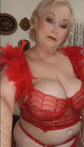 Naughty DMs in my secret page get me going!