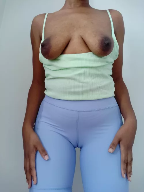 No bra for easy access to my tits