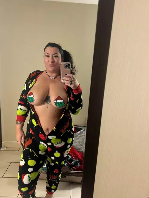 Onsie doesn’t zip…. No problem