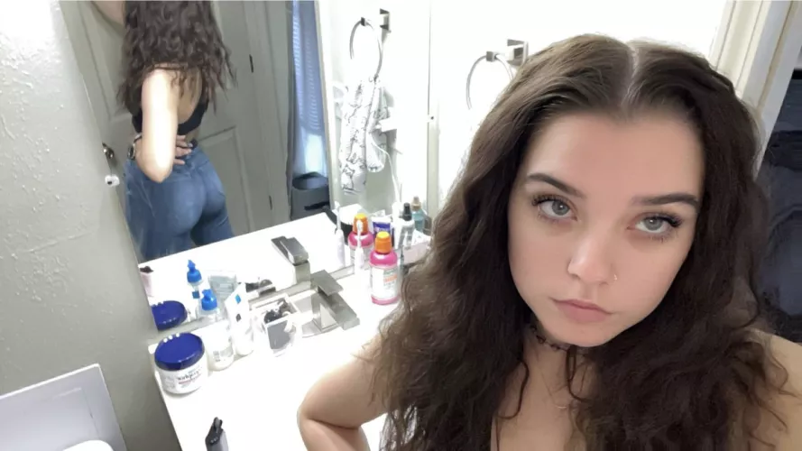 pay up simps, your goddess is hungry for money 💋