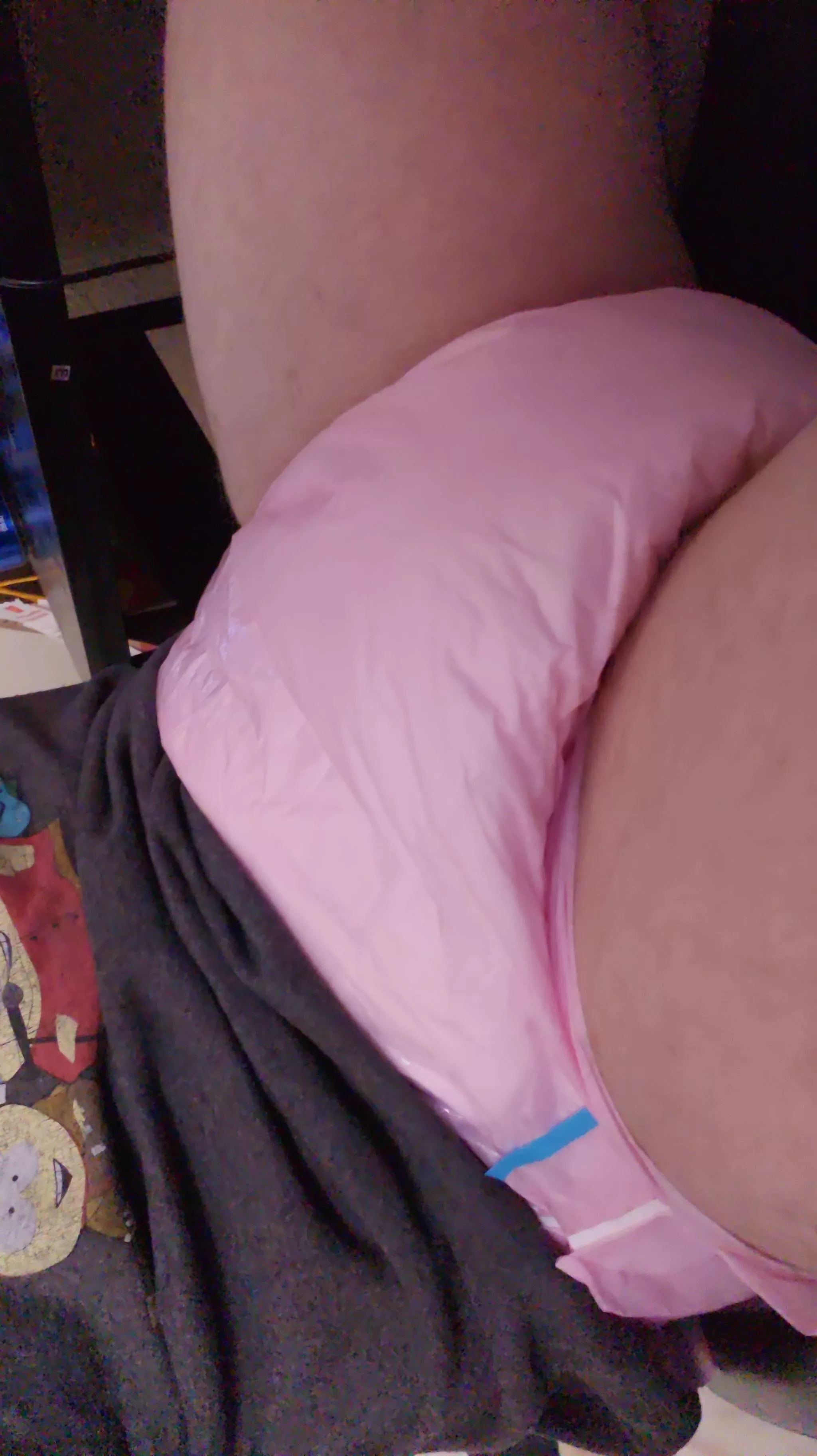 Playing my games in a thick pamp :3