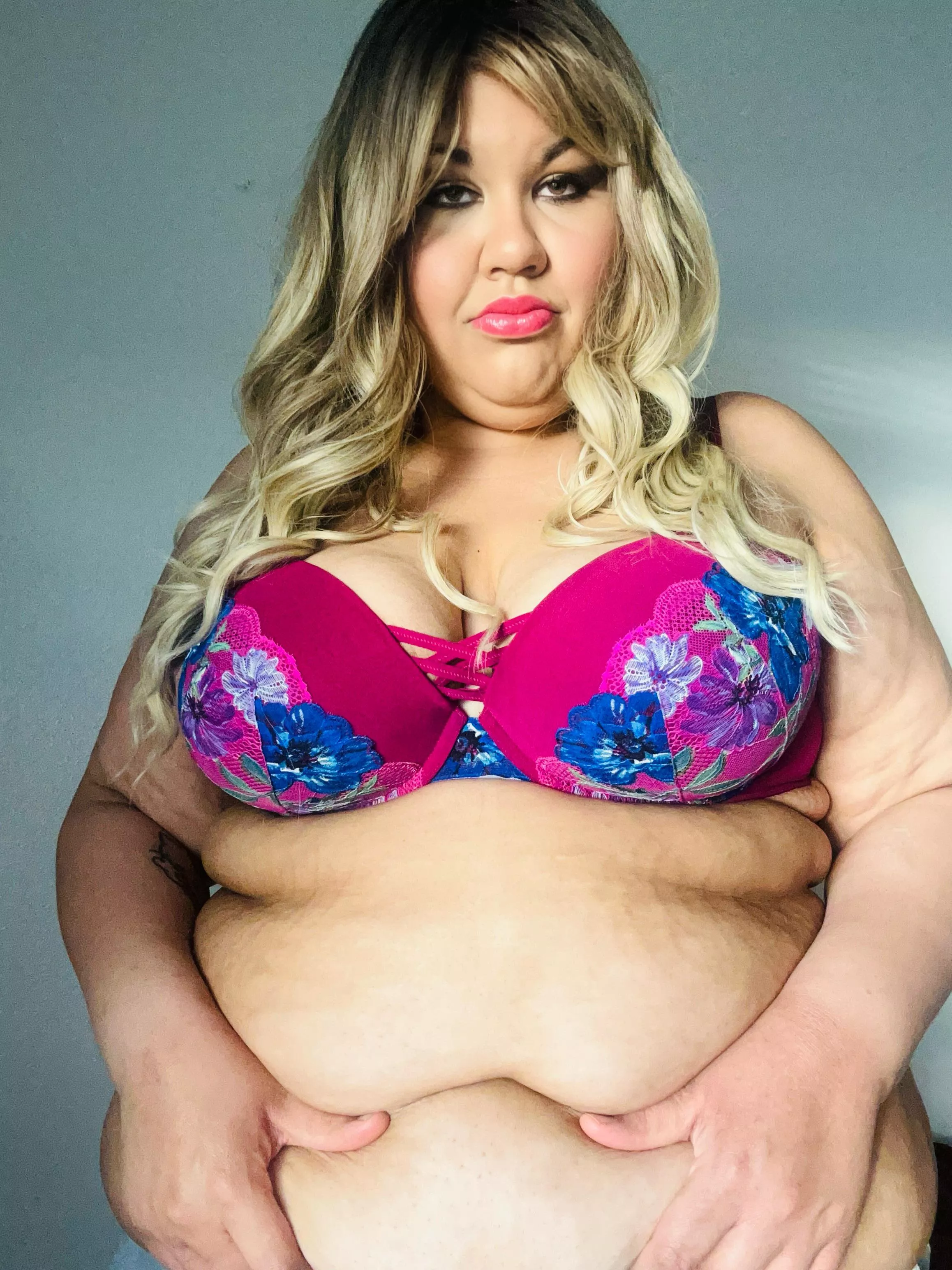 Playing with my squishy tummy is the best feeling. 