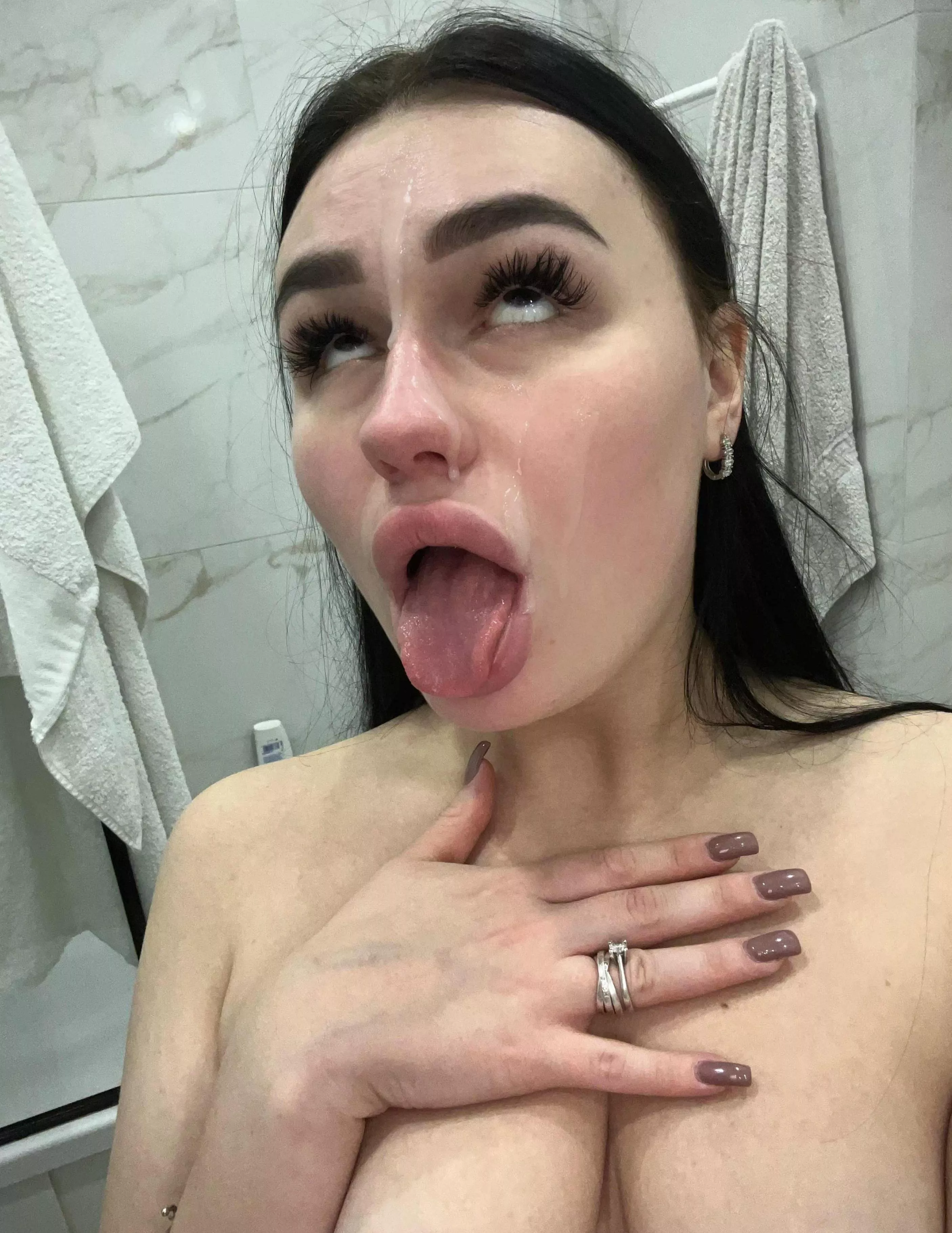 Pull my hair while you pound my in my mouth