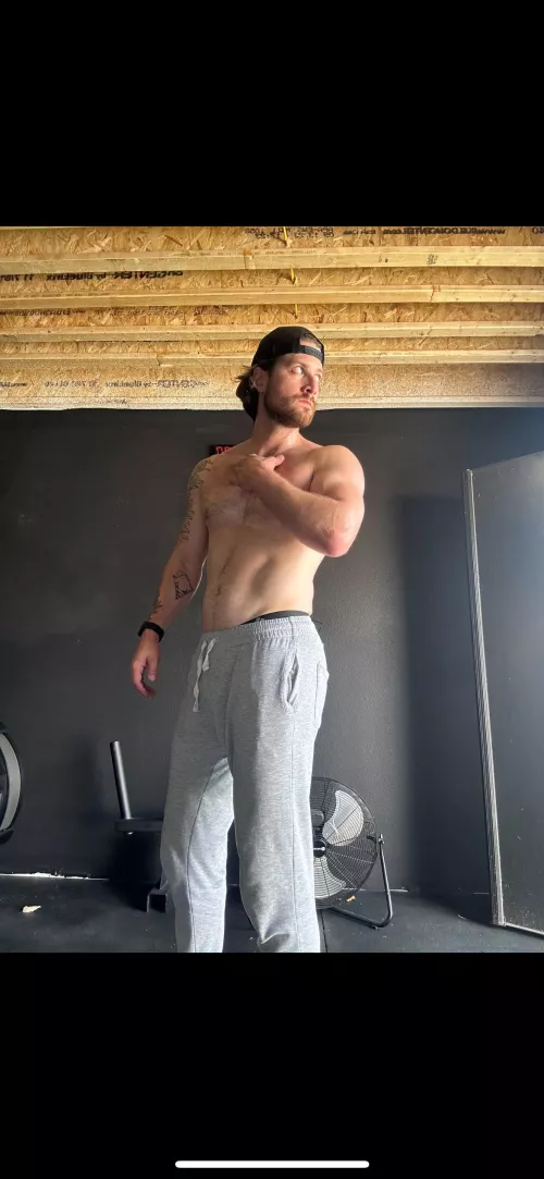 Putting on the pounds, up to 225lbs at 6’5 😤