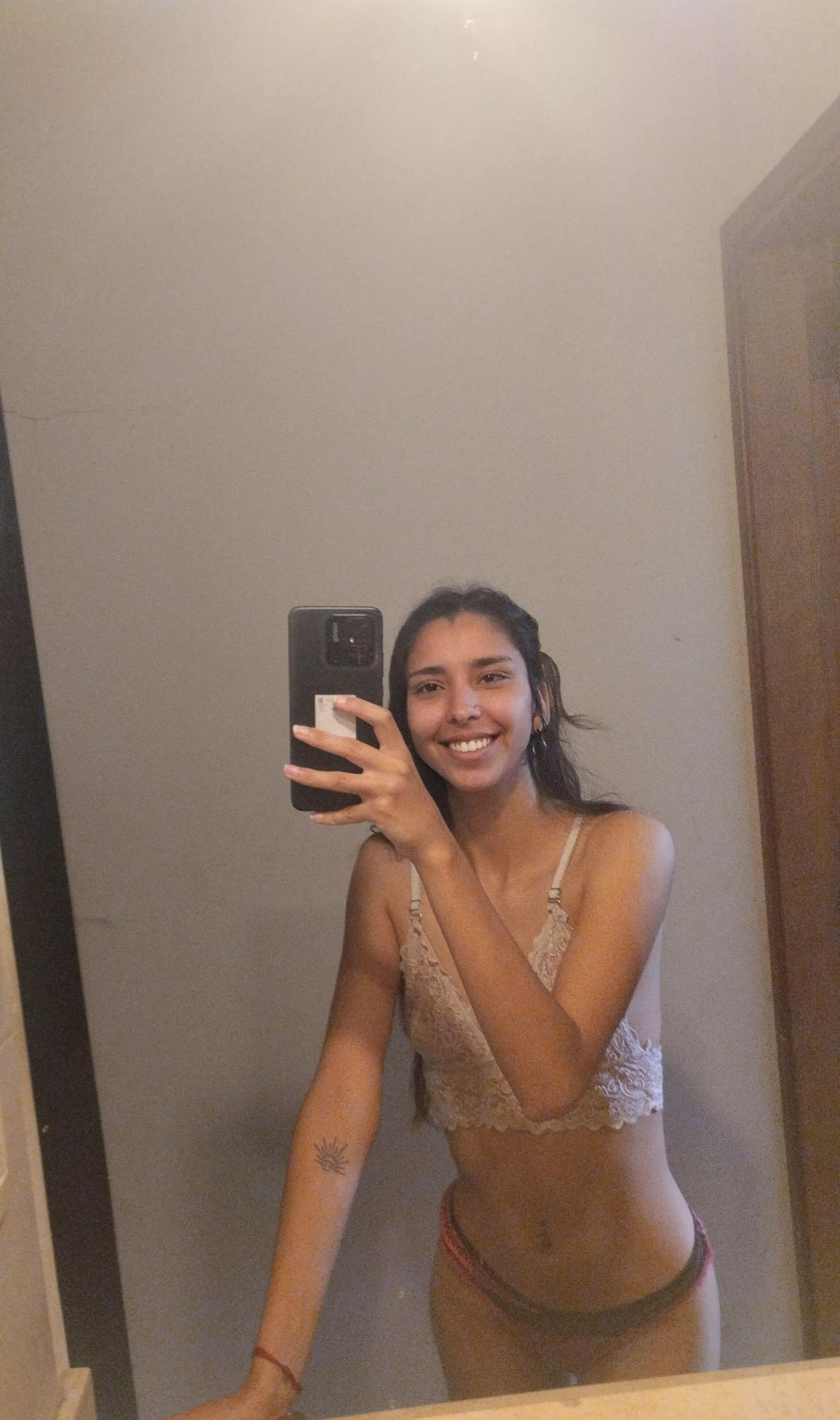 Que devient ton poing quand tu tends les doigts ❓