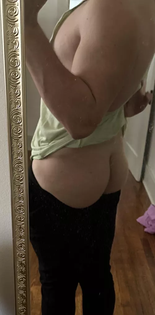 Real lifters spot a squat booty miles away