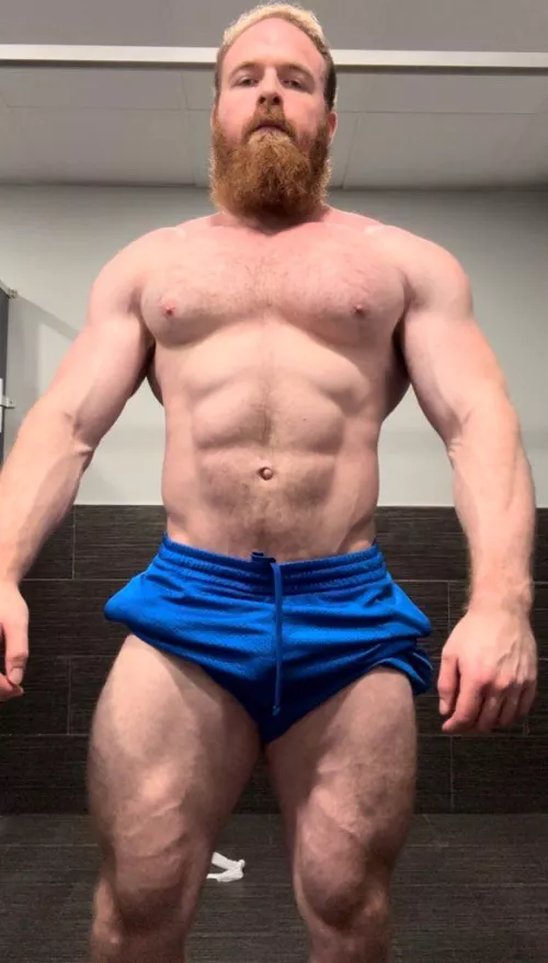 See how enthusiastic I am for leg day? 🙂