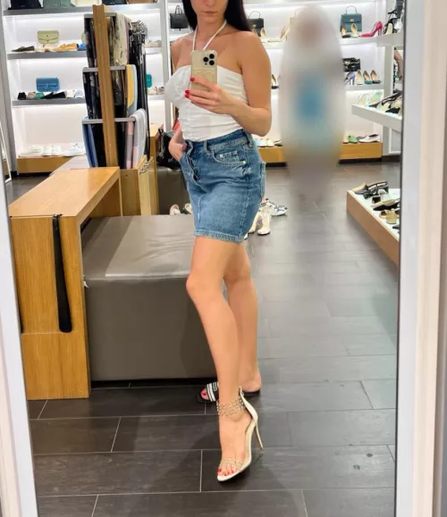 [SELLING] Experienced domme & [fet]ish Queen. Beautiful, classy and with very dark side to satisfy you. Live [SEXT] [CAM] [GFE] [CUSTOM]S, 400+ premade [VID]S. I show my face. High quality content. My MENU and CONTACTS in pinned post