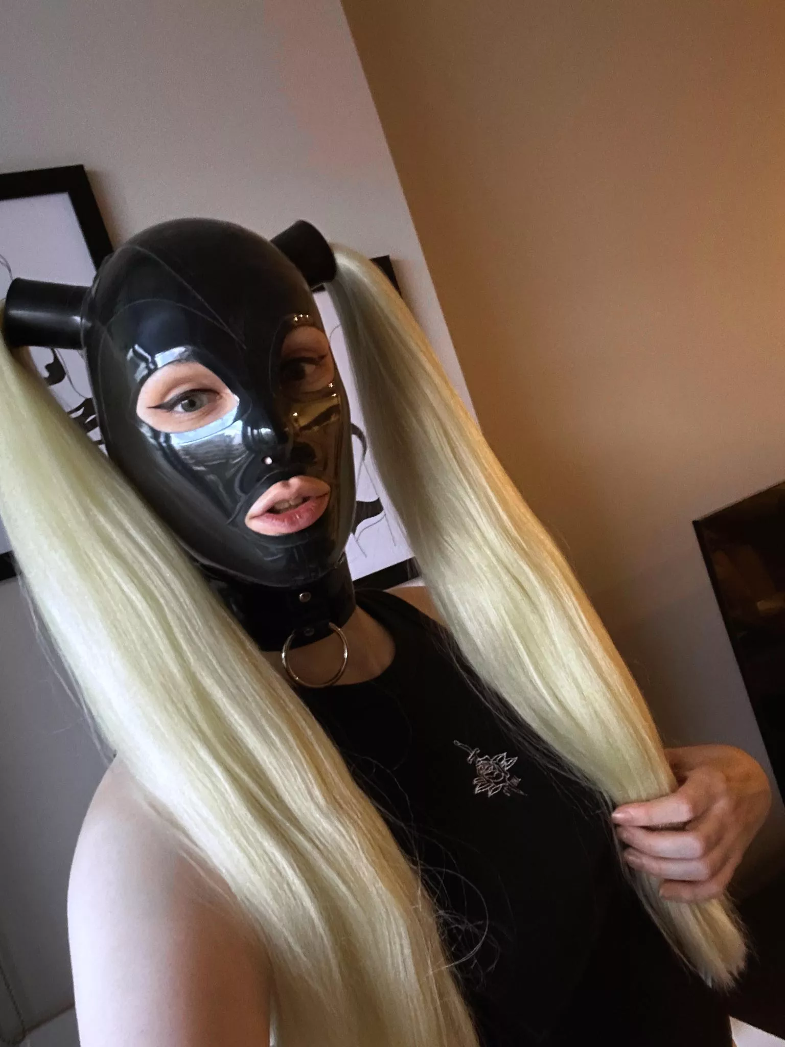 Should I go out dressed like this? 🤭