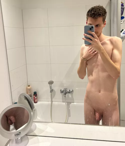 sorry for the dirty mirror