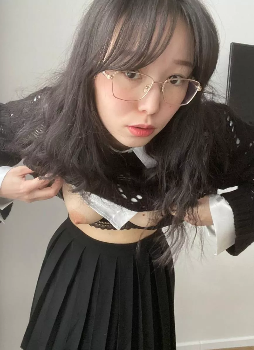 suck on my pink nipples 