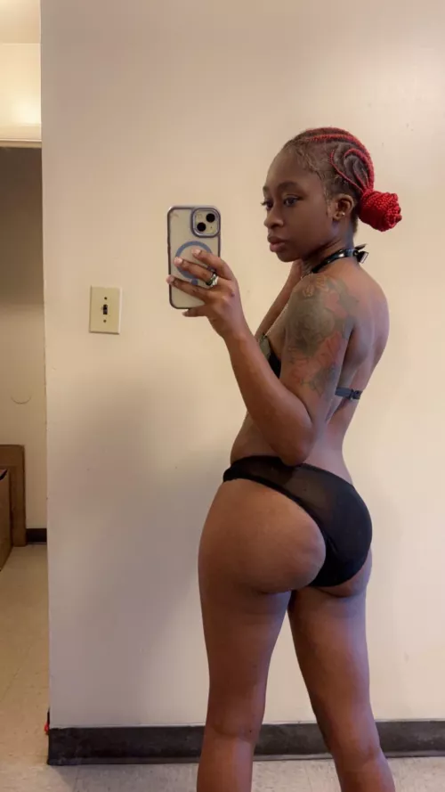 This ass is half my weight, heavyyyy