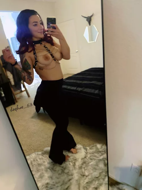 This milf looks good in a sexy chain