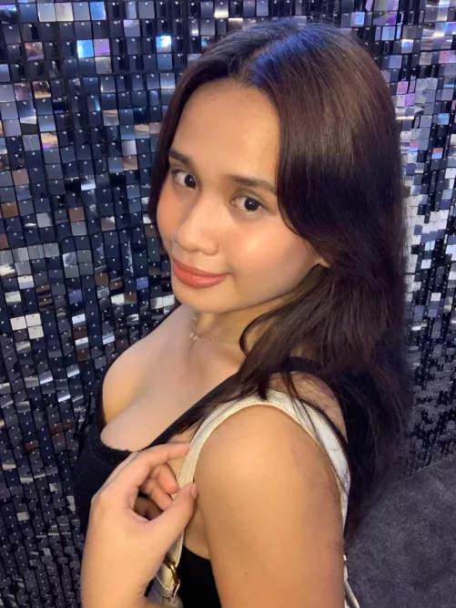 This smile hides a little bit of mischief 😈