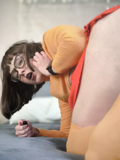Velma's naughty side is here to solve all your mysteries… Care to join the case?