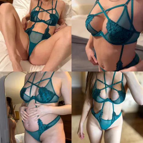 Which pic of her is the hottest?