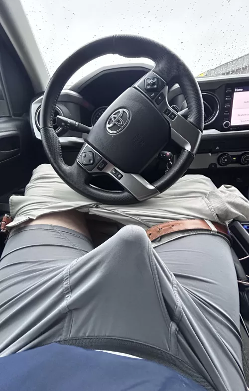 Who needs to be taken care of this week;) I’m making house call for all those sexy wives who need a mid week break😘[M4MF]