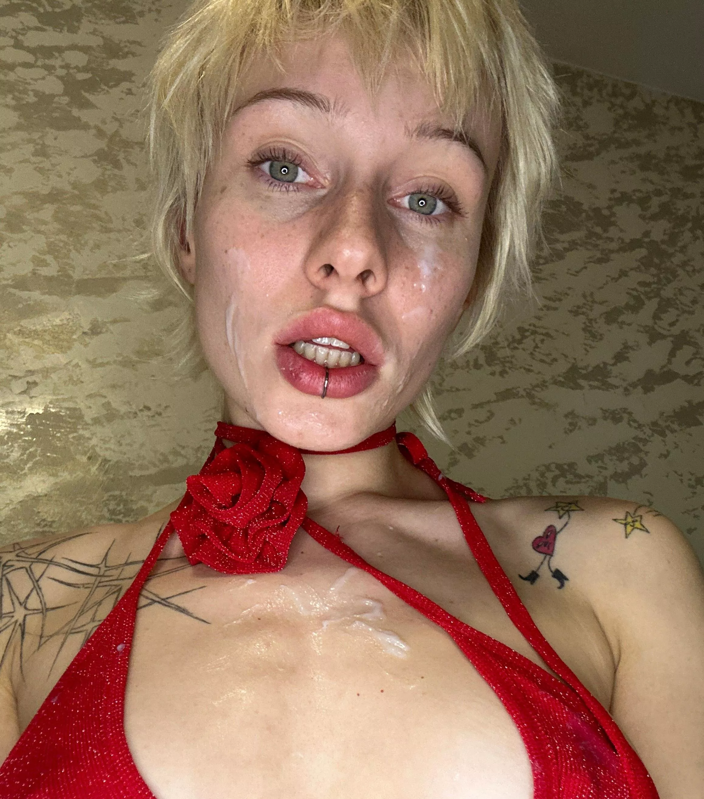 Who wants to cum on my pierced lips