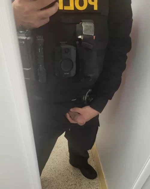 Who wants to give me some company while I work overnights? 