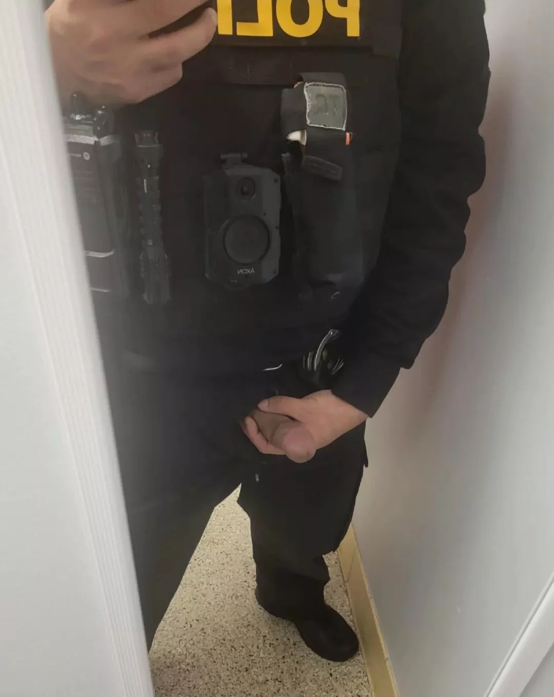 Who wants to give me some company while I work overnights? 