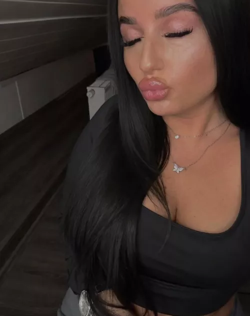 Would u force me to suck your dick