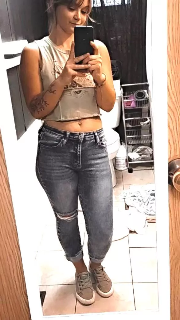 Would you masturbate to my nudes if I sent you some?