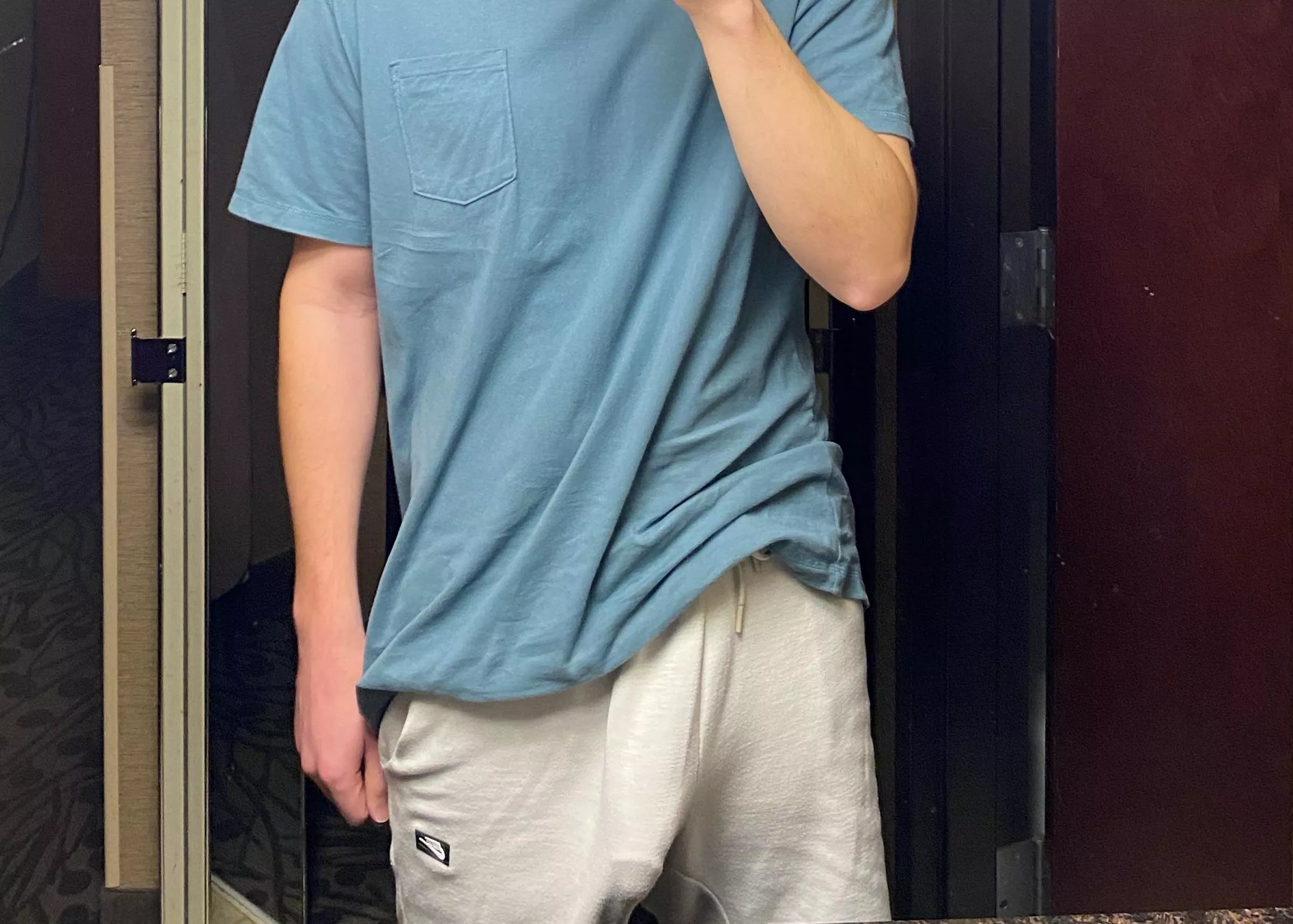 Would you stare at my bulge during grey sweatpants season? 🐴 