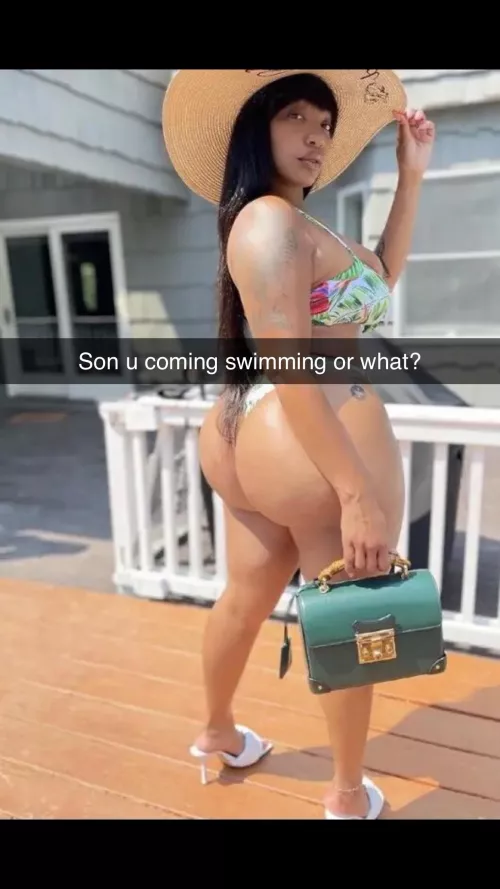 wyd if your mom dressed like this and ask if you tryna go to the beach?