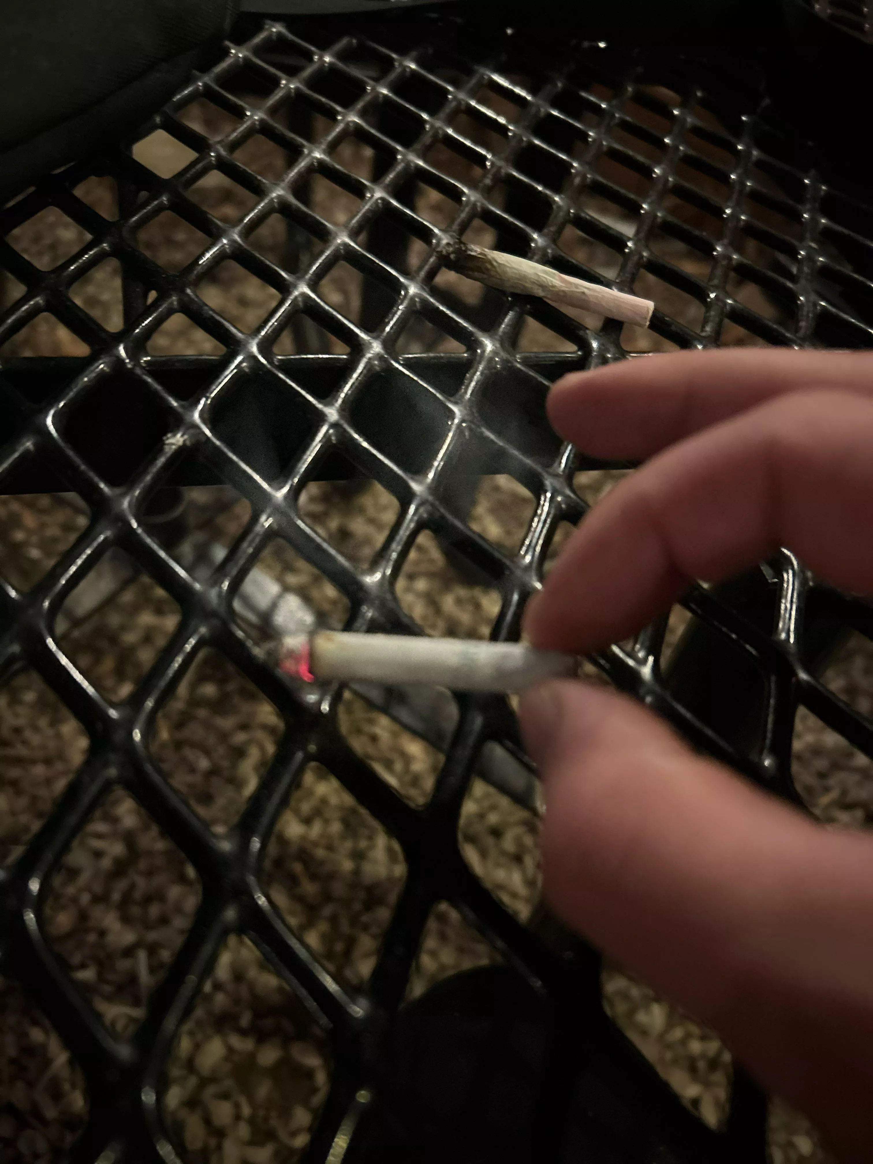 Y’all fuck with filterless Camels? 