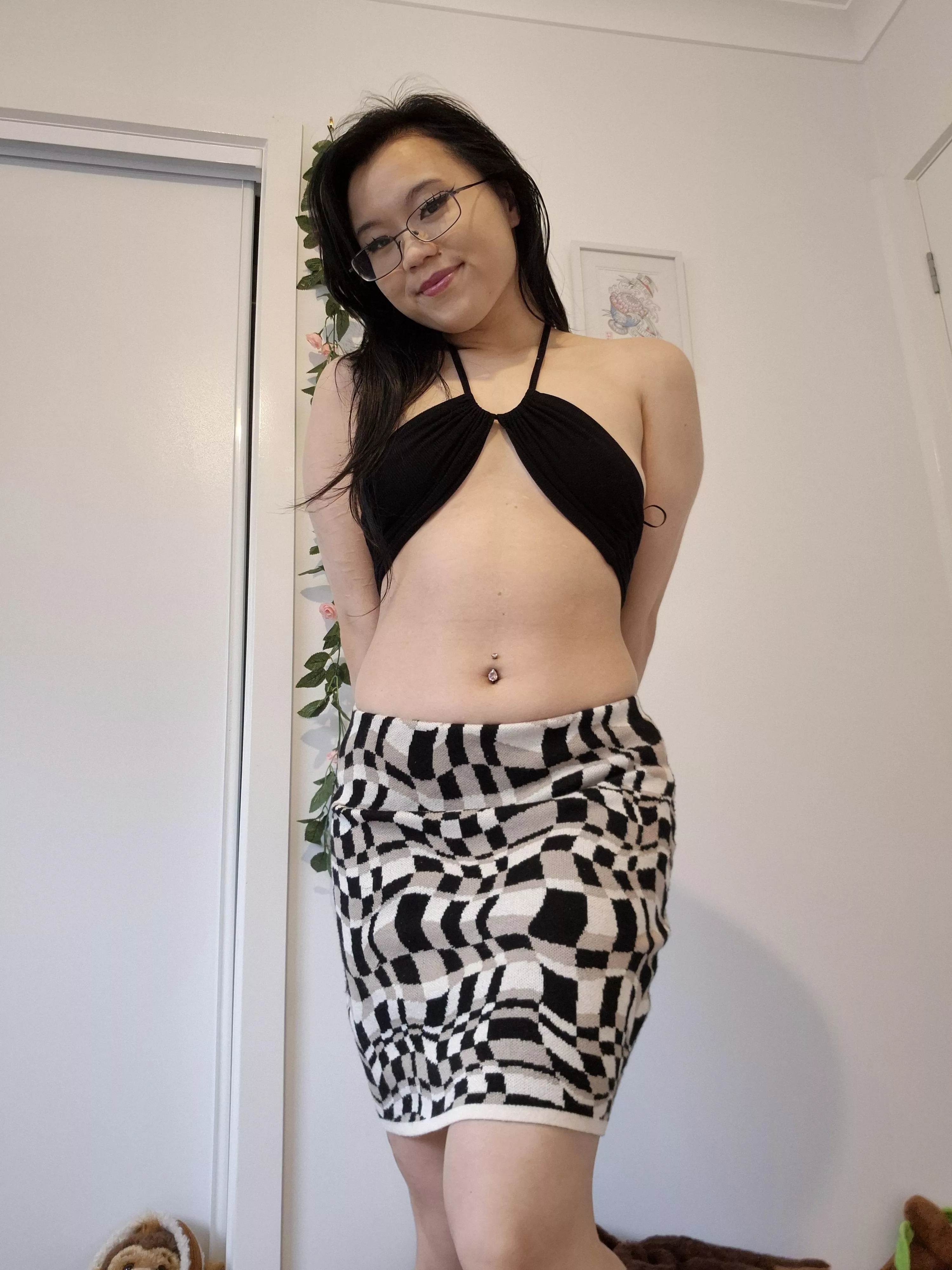 Your front desk sweetheart at your service 