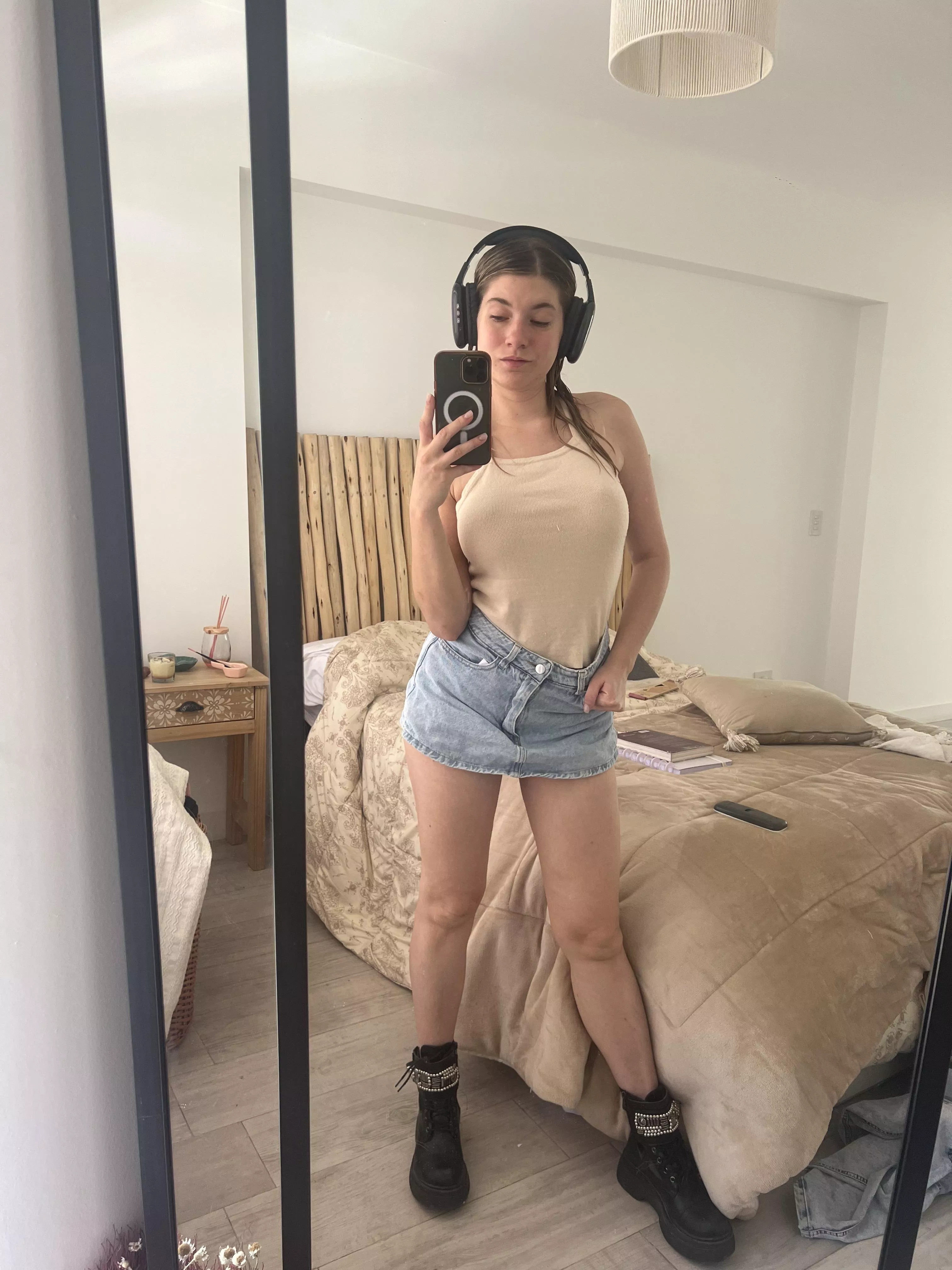 19 F looking for an older dadddy to fill me up next week