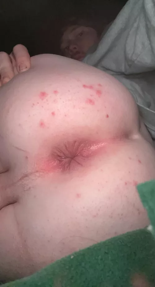 20 bottom want to show off and have my butthole judged