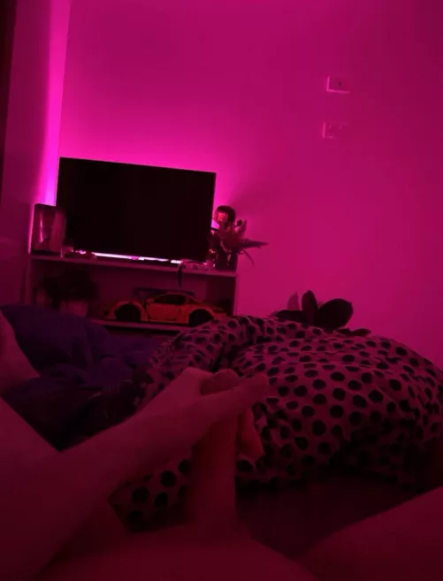 20 m Look to fuck somebody to night younger located in the east around Ringwood so horny dm if interested x