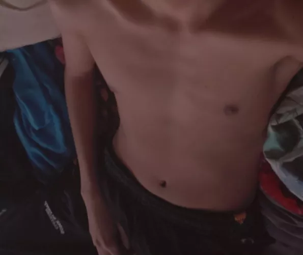 21 bi male looking for my first female experience 