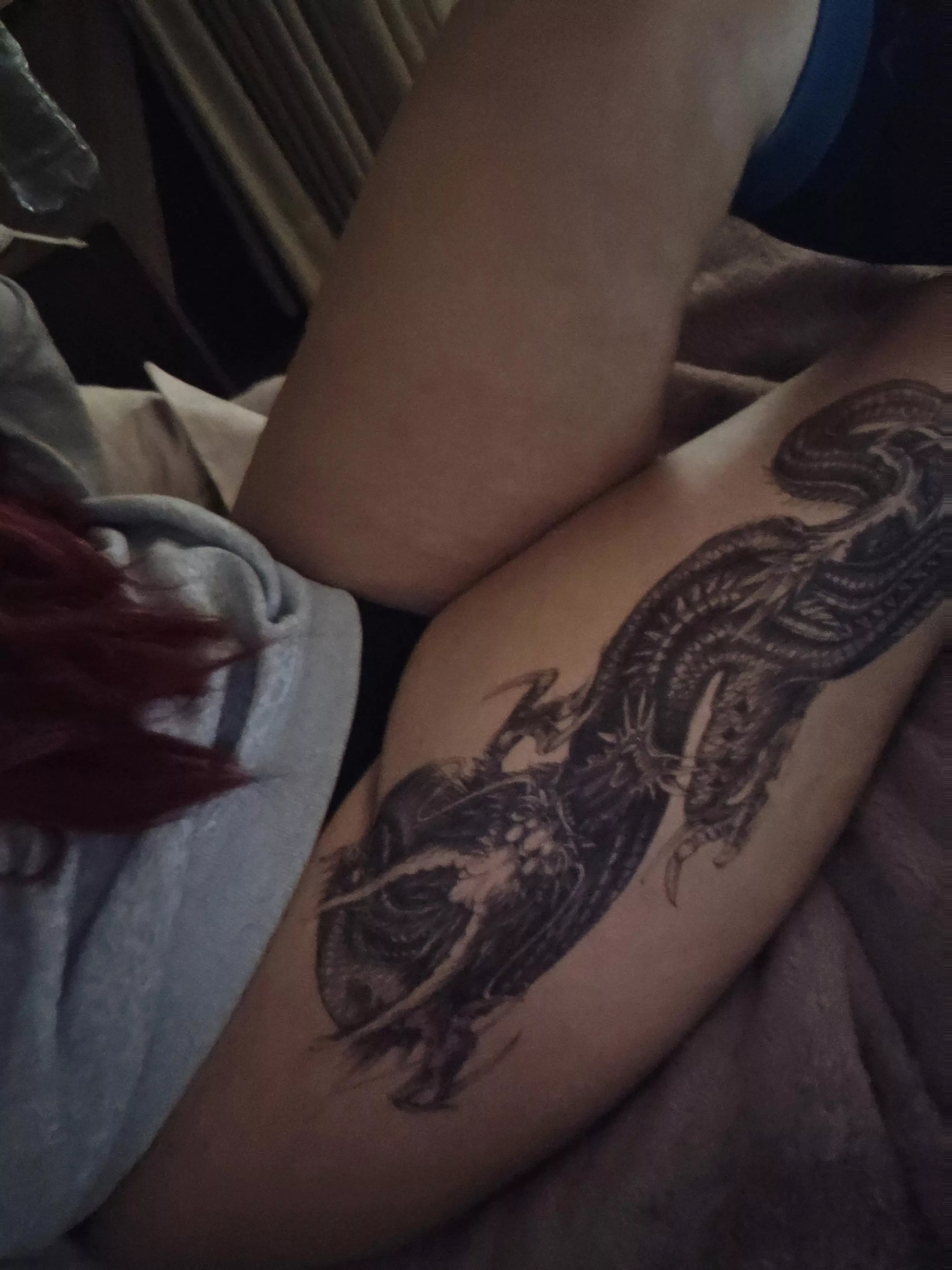 27F Stressful day at work, now I’m ready to kick back and have some naughty fun