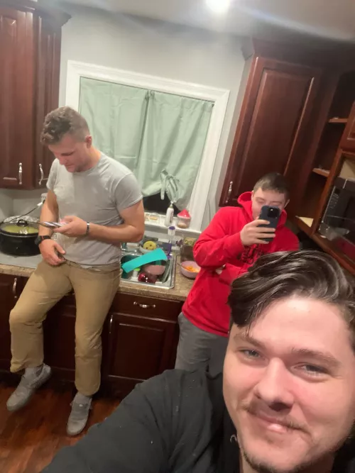 3 horny men in Springfield looking for females to rag tag hit us up 