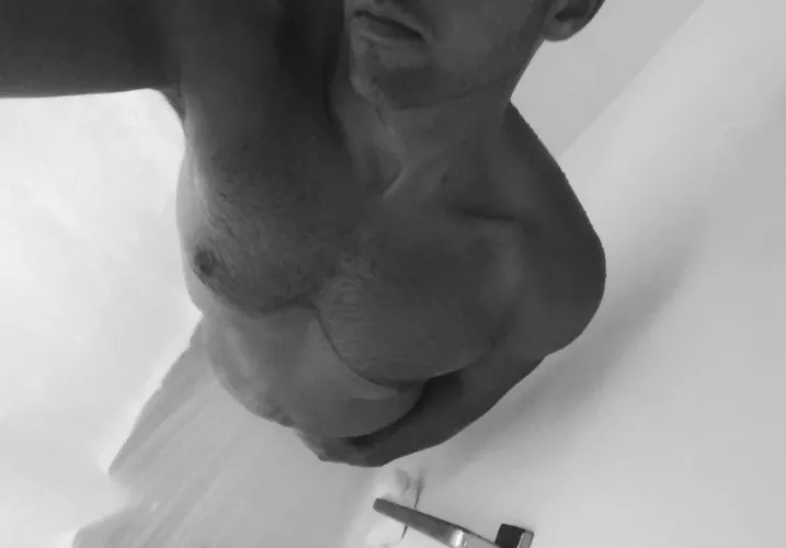 35 [M4FM/F] Visiting Greenville for work next week 