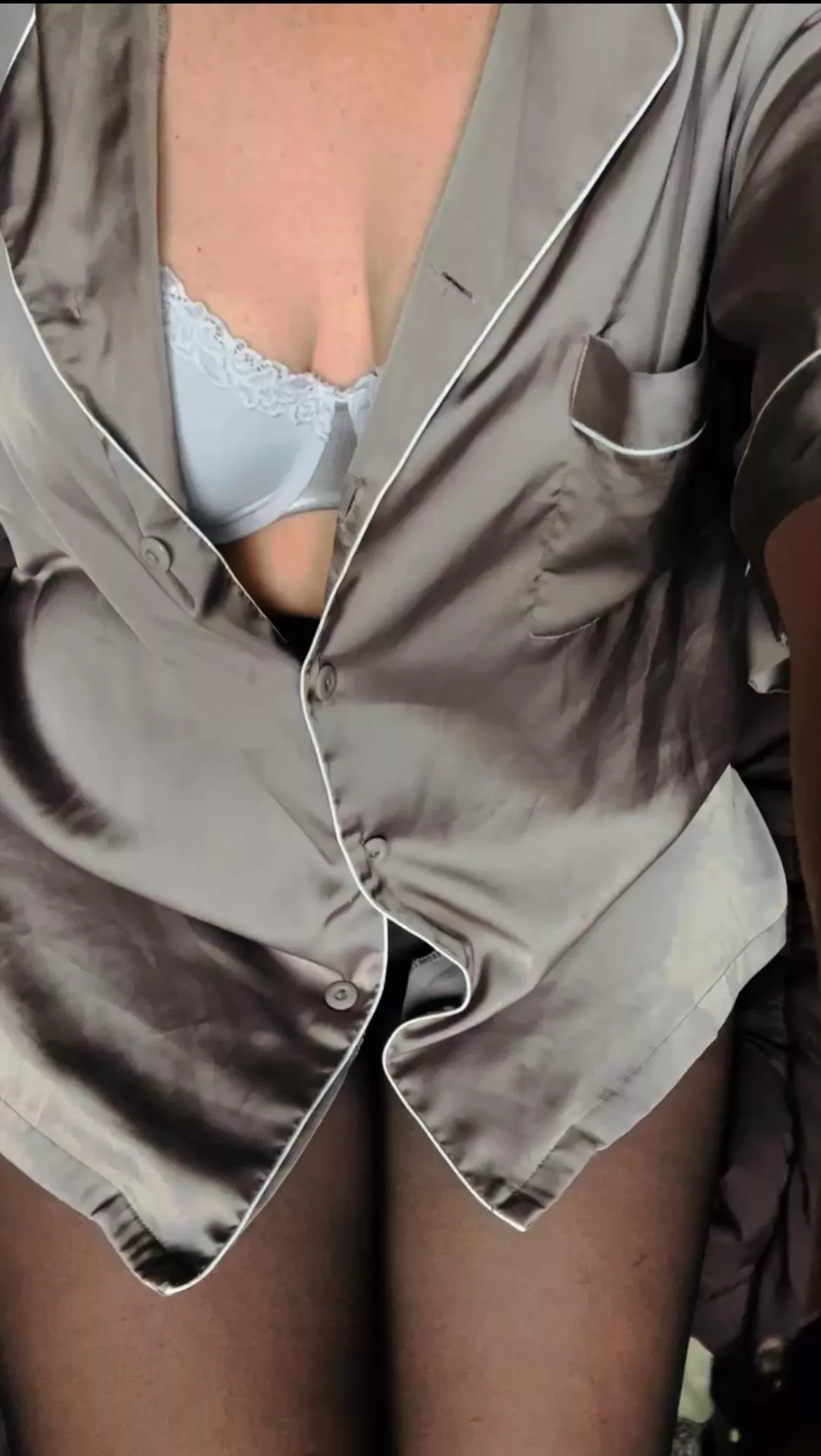 Addicted to the feel of this satin shirt. 🔥 