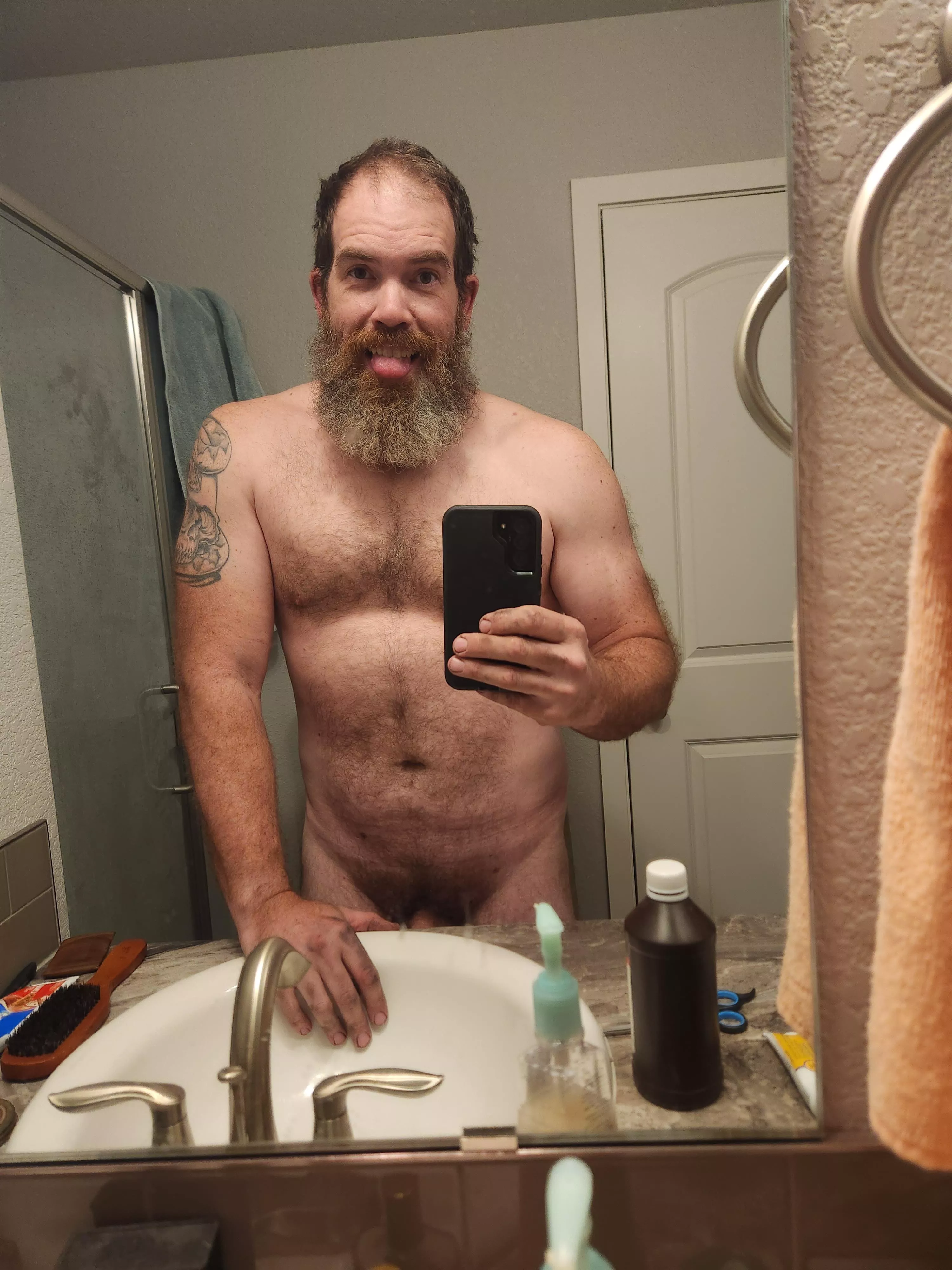 Dad Bod or no? (44)