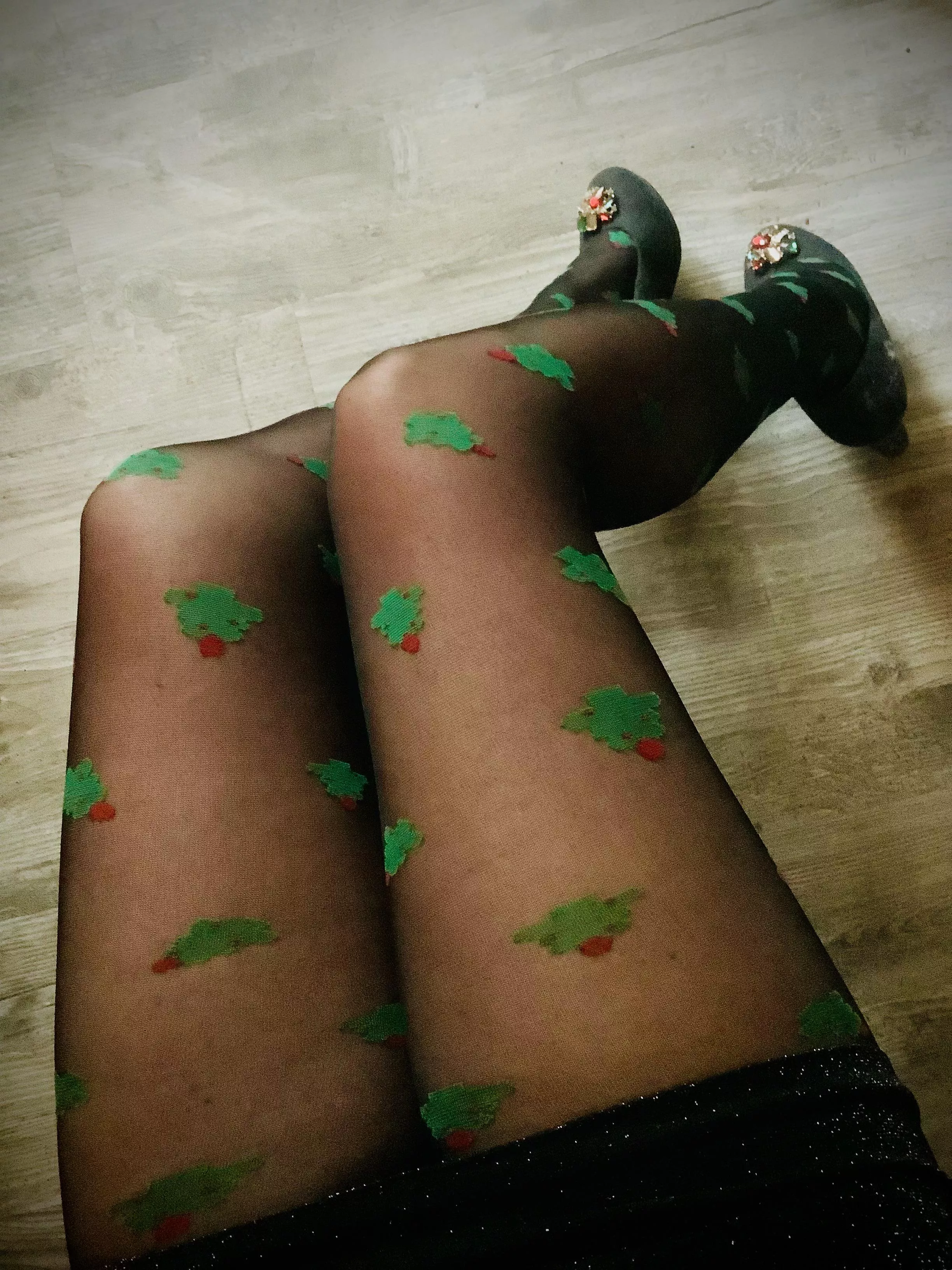 Do these trees give you wood?!🎄