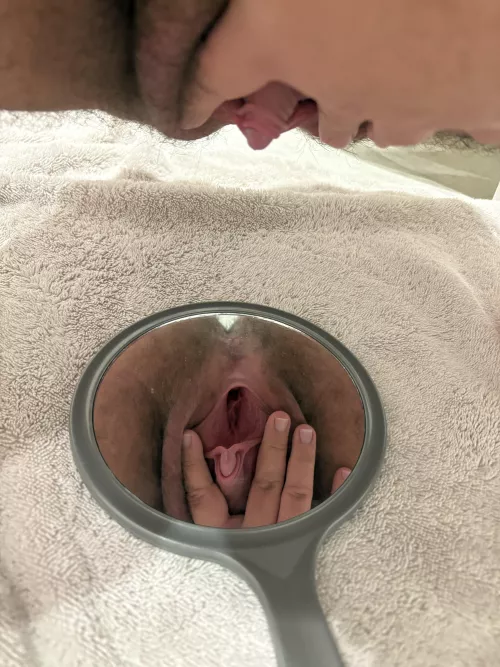 does this look like a boy hole or a girl hole?