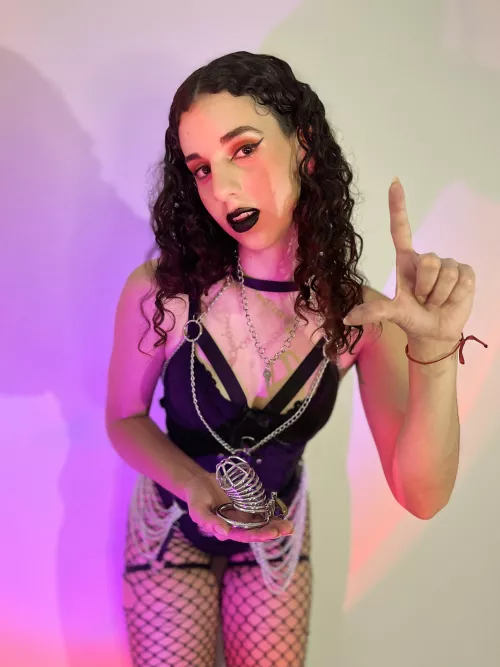 Everyday in chastity is a challenge with a goddess like me 