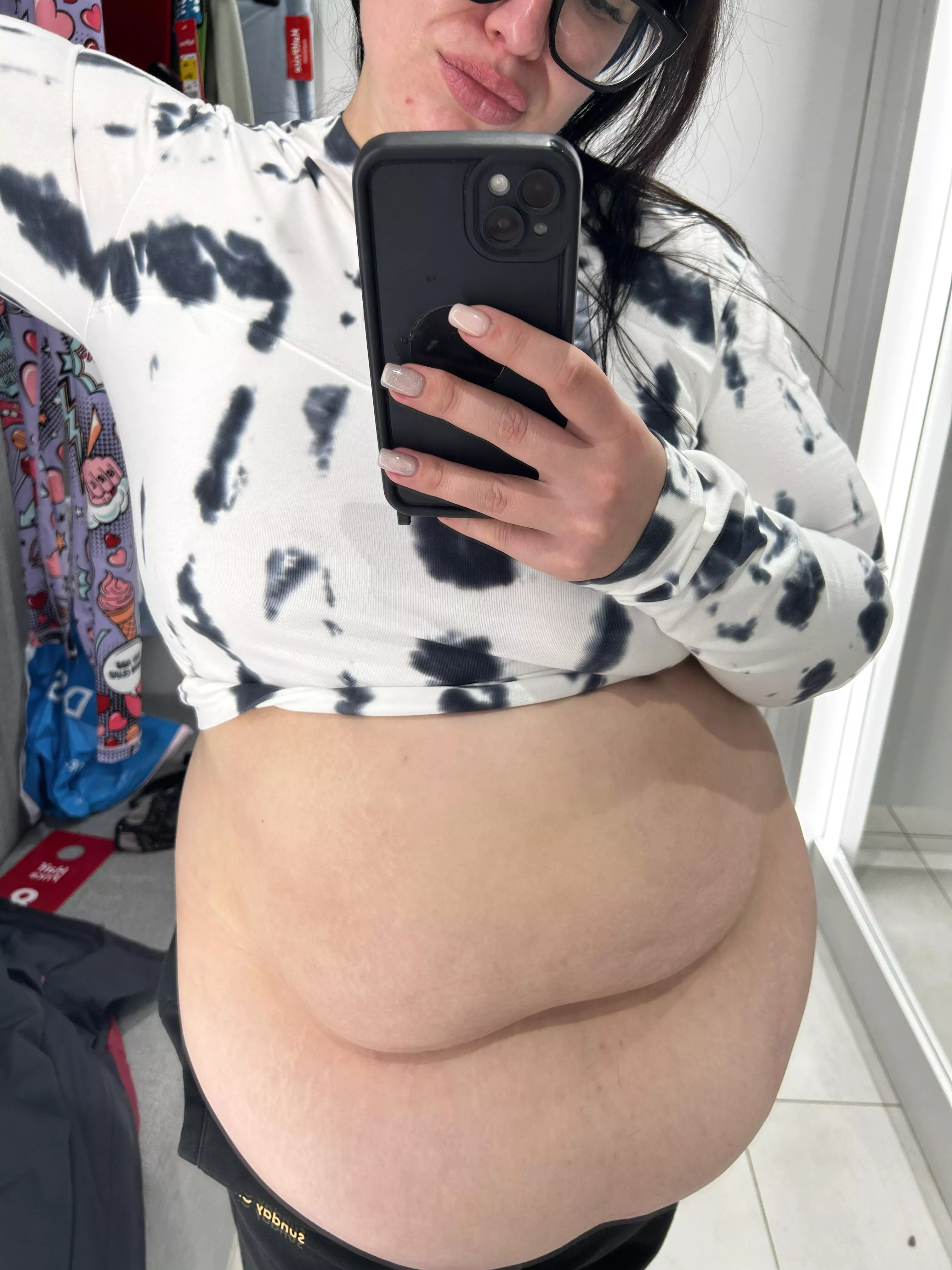 🍰Fat cow like to eat many cakes 🍰