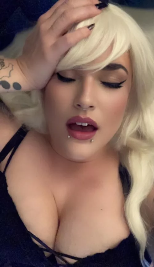 FM4M #Duluth - Fun couple seeking male third tonight (11/28)