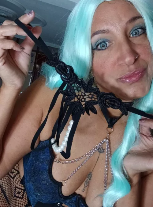 Get naked and put on your special lingerie 👑