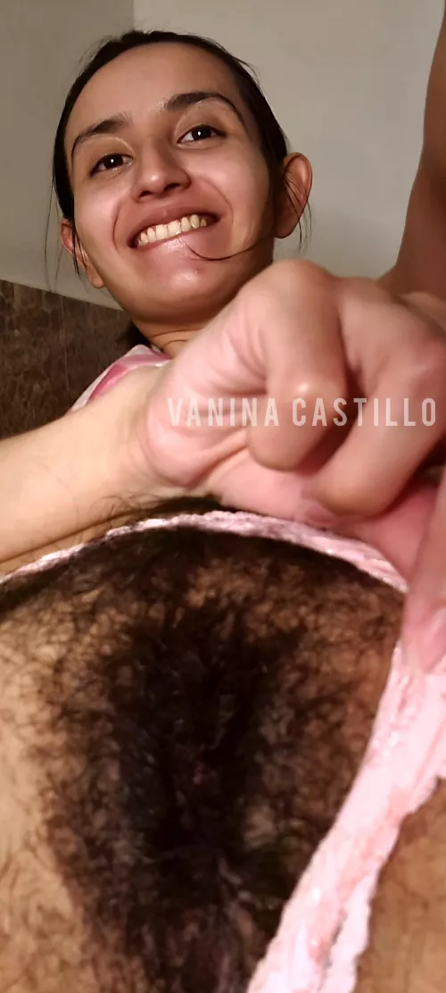here's my beautiful pussy hair for you ♡