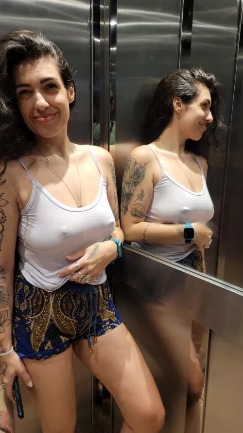 Hold the door for me!